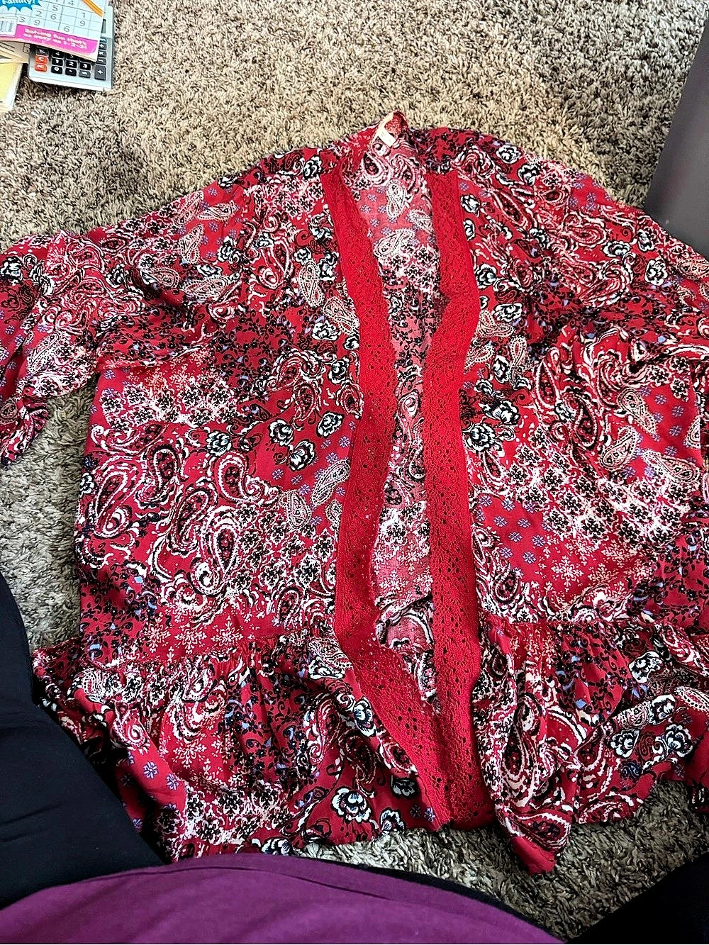 Maurices Paisley Lace Trim Kimono in Red & Black Size 2 Like New